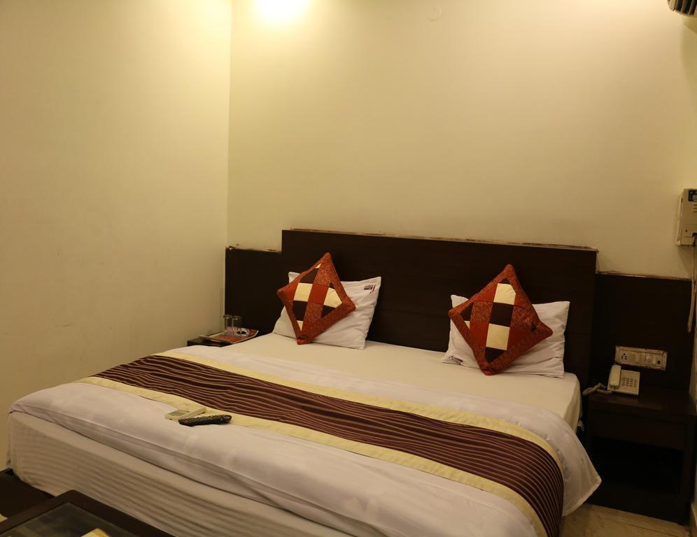 Hotel Seven Seas Inn New Delhi Exterior photo