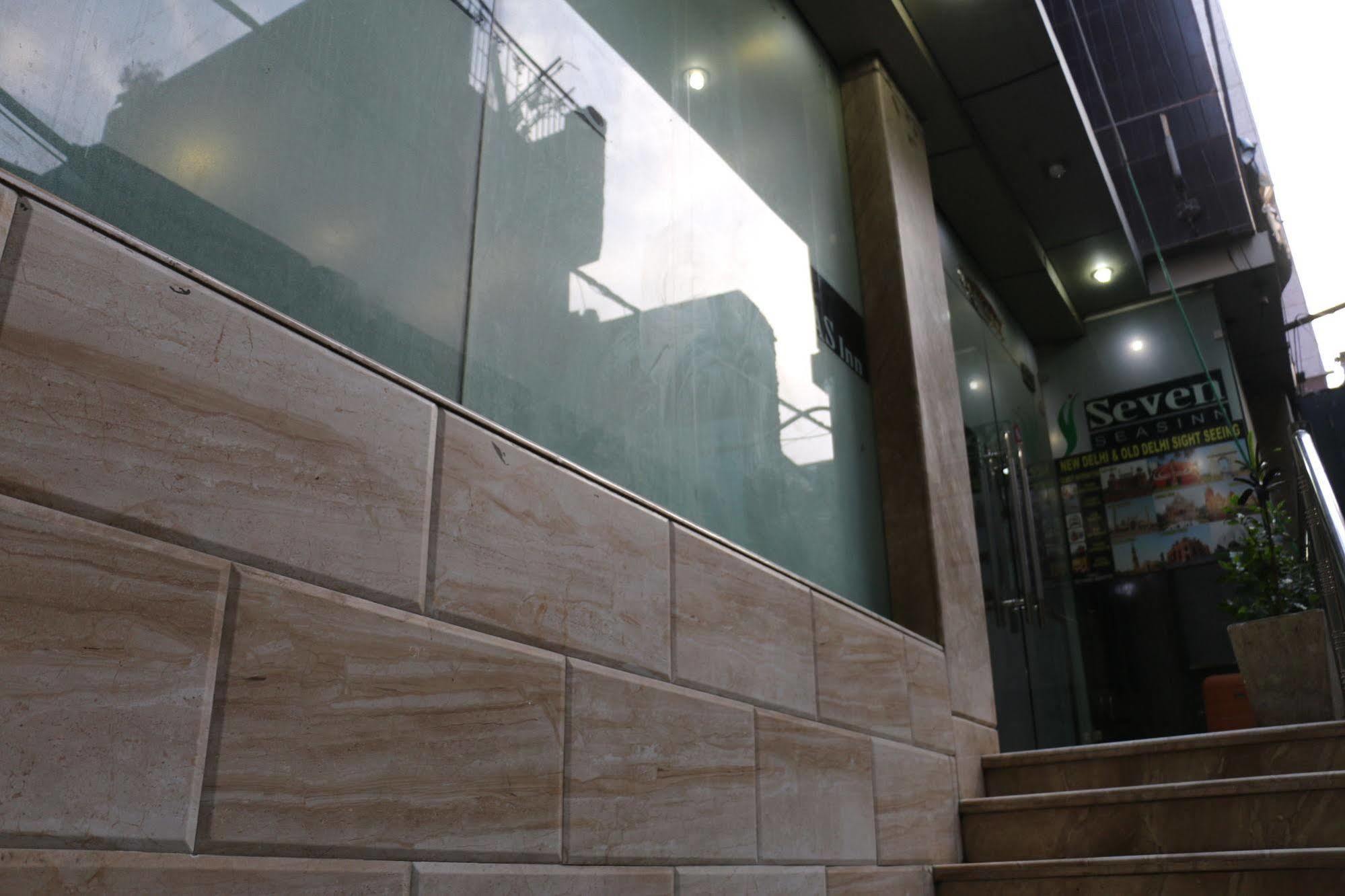 Hotel Seven Seas Inn New Delhi Exterior photo