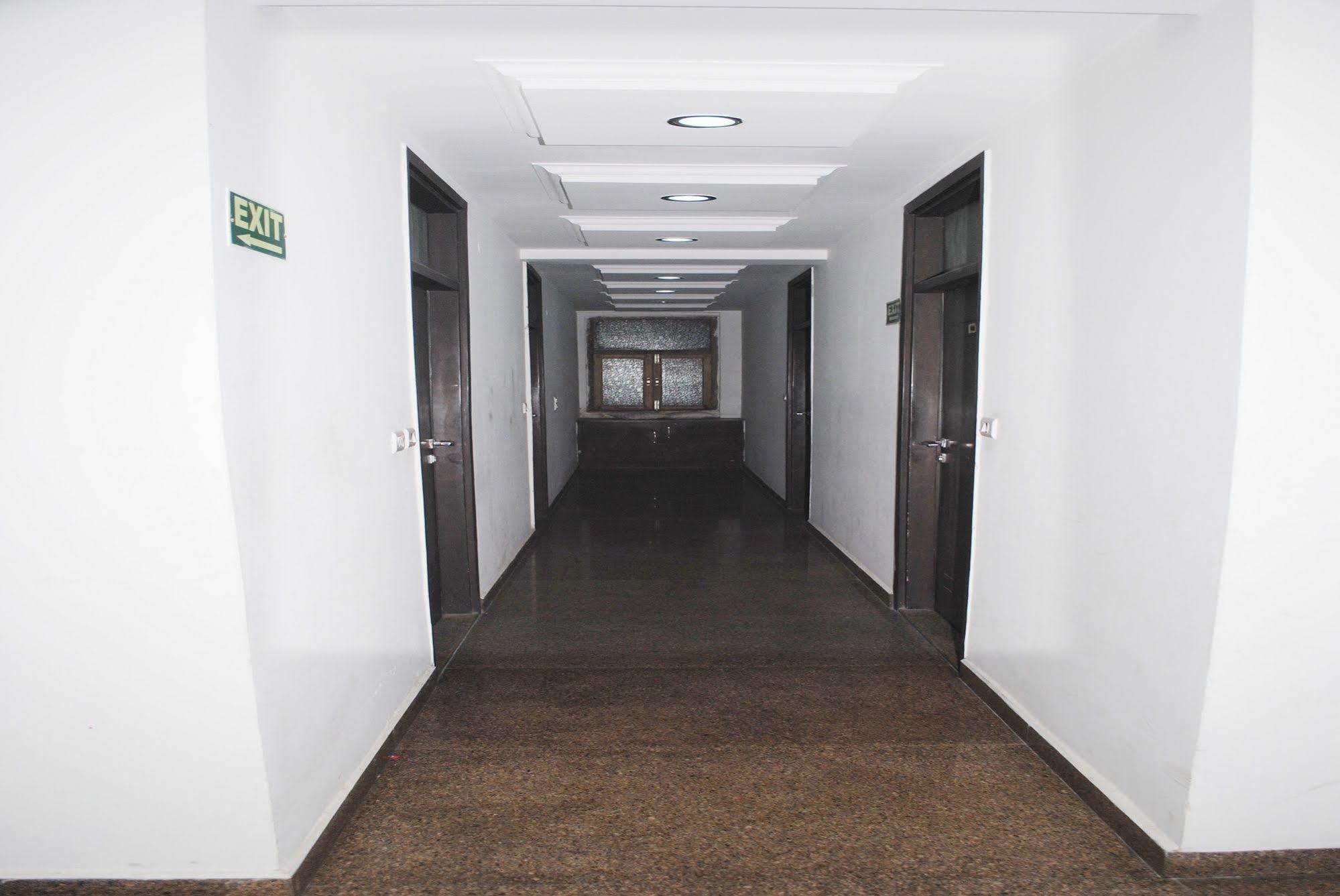 Hotel Seven Seas Inn New Delhi Exterior photo